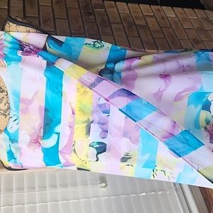 Worthington Sleeveless Flowy Blouse